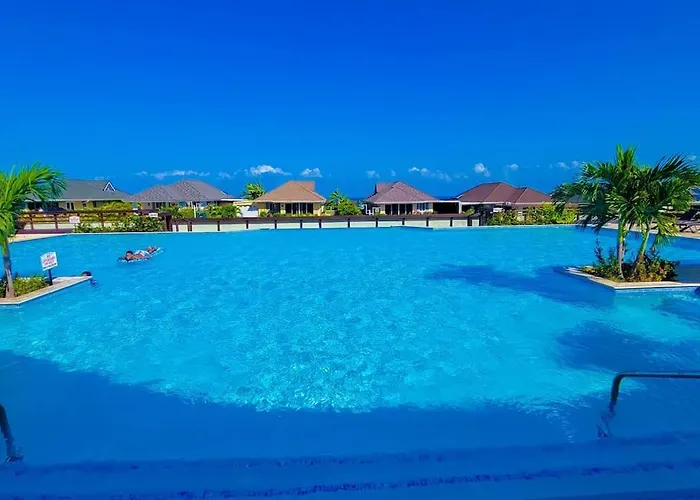 Coastal Haven: Your Tropical Oasis