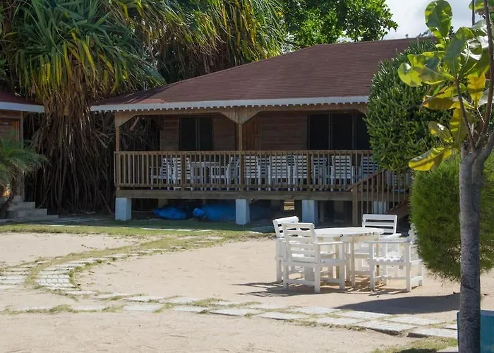 Villa Coastal Haven: Your Tropical Oasis *